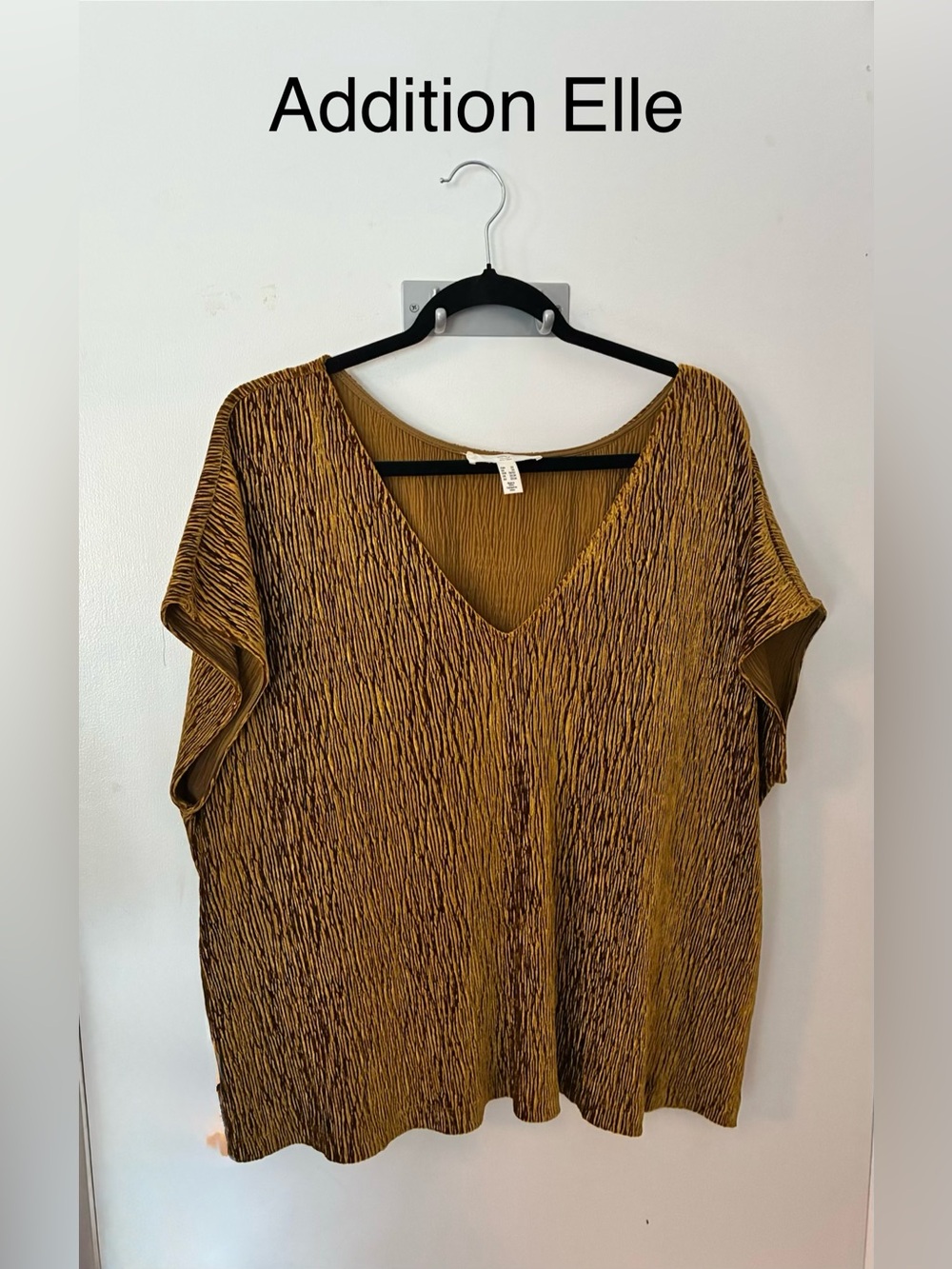 281 ADDITION ELLE Gold/warm deep mustard colour velvety ss top